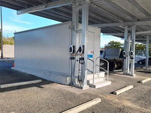 Batteries 200 kWh & 4 EV Charging stations.jpg